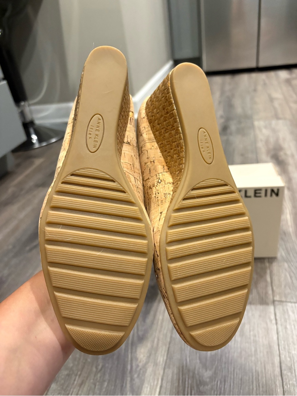 NWT Anne Klein Cork Wedge Pumps in Natural - Picture 6 of 7